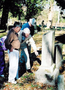 GraveyardSardis.jpg (192868 bytes)